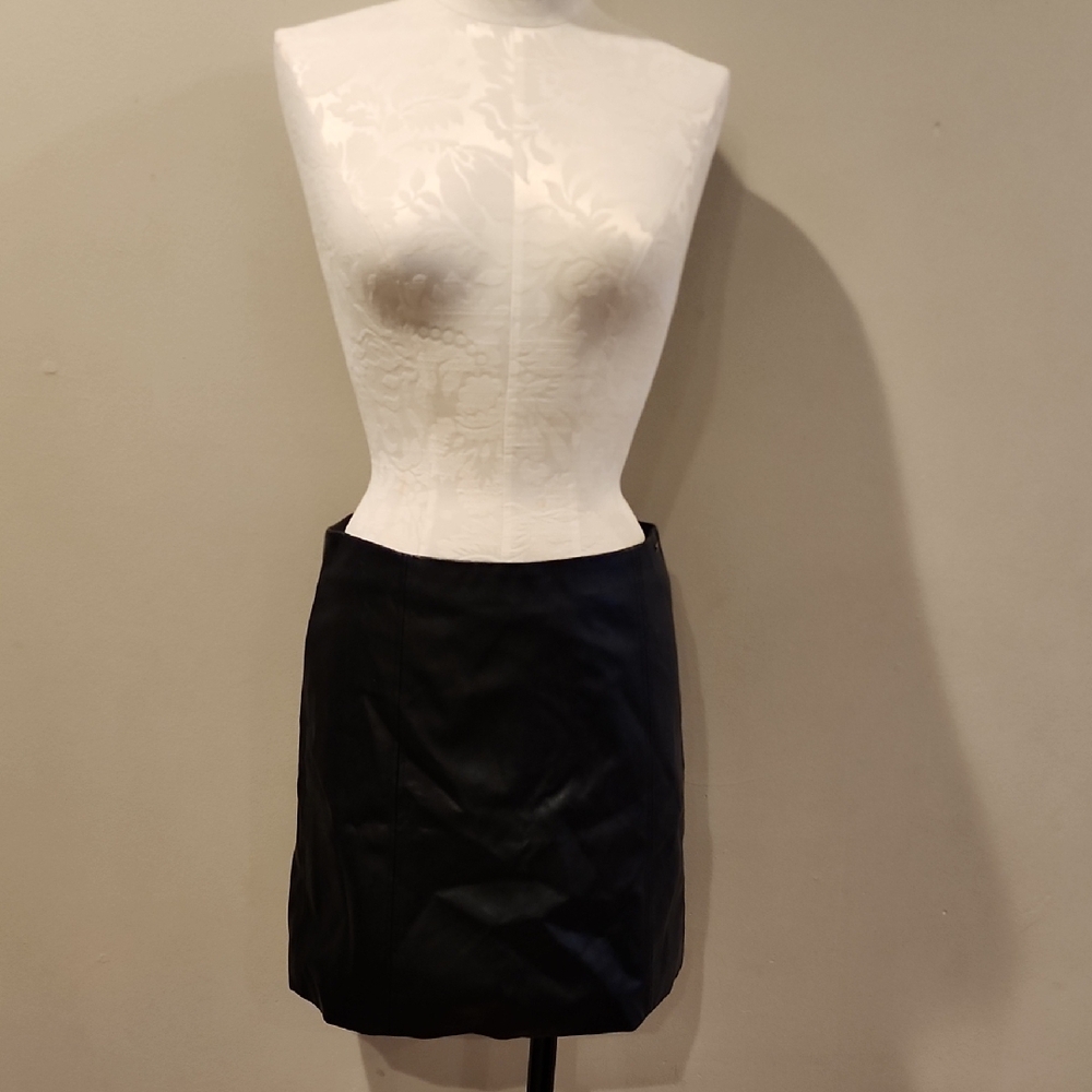 Armani Exchange Elegant Black Mini Skirt